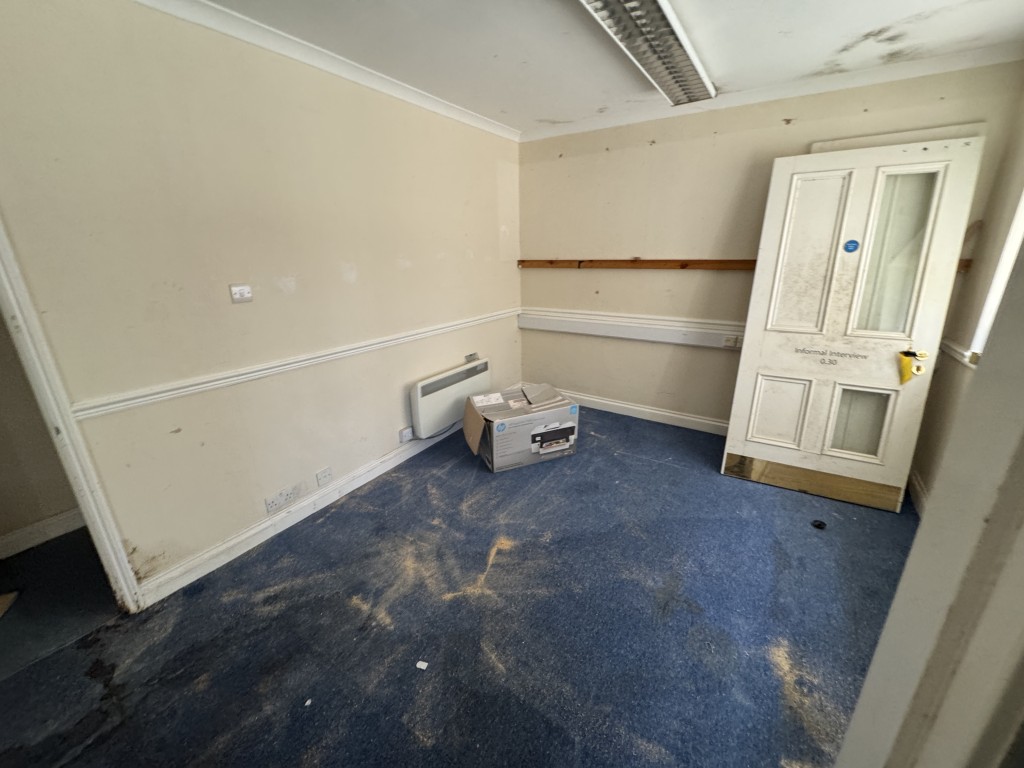 Lot: 51 - DETACHED FREEHOLD BUILDING - Internal view